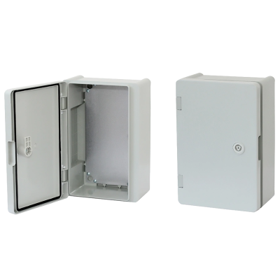 Щит с монтажной панелью,опаловая дверь IP 65 ERKA 022
